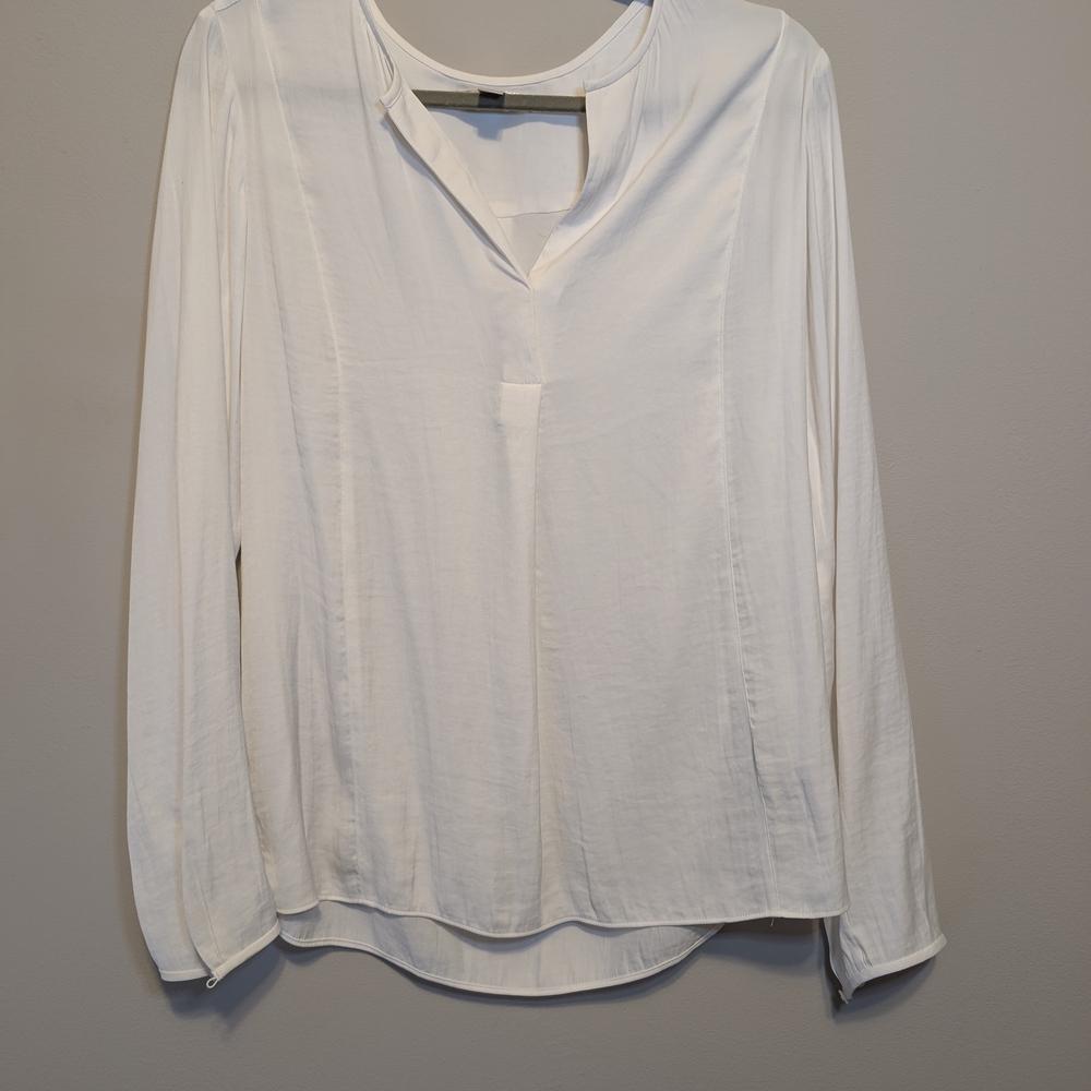 Banana Republic White Relaxed Buttoned Blouse